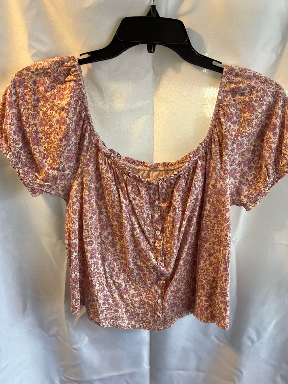 American Eagle Outfitters Pink Floral Puff-Sleeve Button Front Top